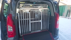 Hundetransportbox Peugeot Partner